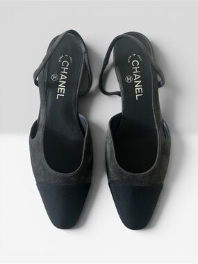 CHANEL Gray Suede and Black Grosgrain Slingback Flats (Women’s Size 39 1/2)